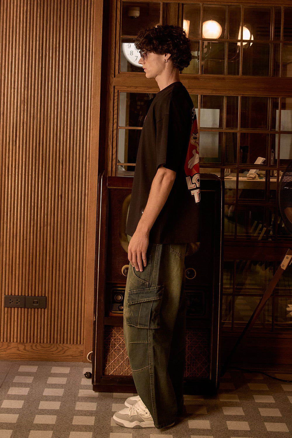 Looney Tales Oversized T-shirt - BonkersCorner