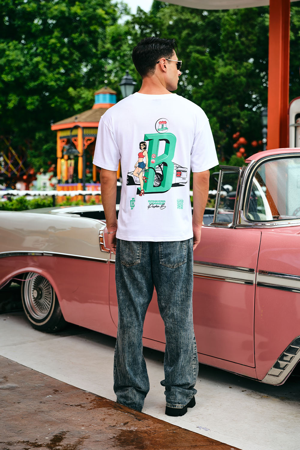 Pushing Hard Oversized T-shirt - BonkersCorner