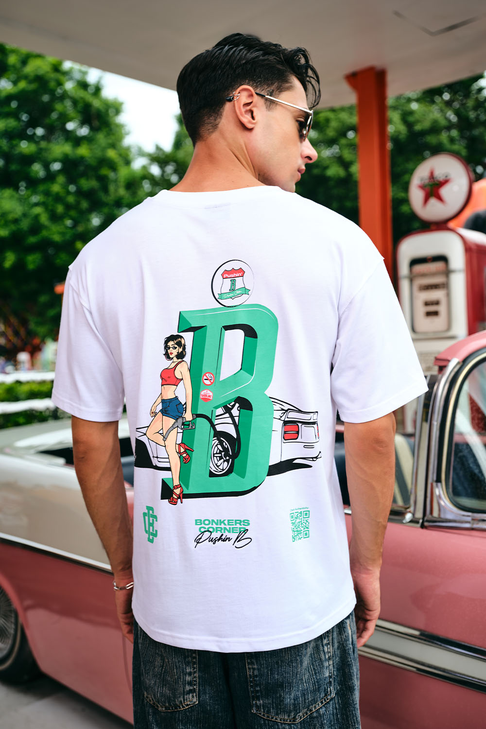 Pushing Hard Oversized T-shirt - BonkersCorner