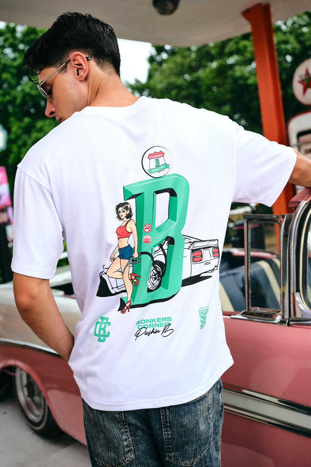 Pushing Hard Oversized T-shirt - BonkersCorner