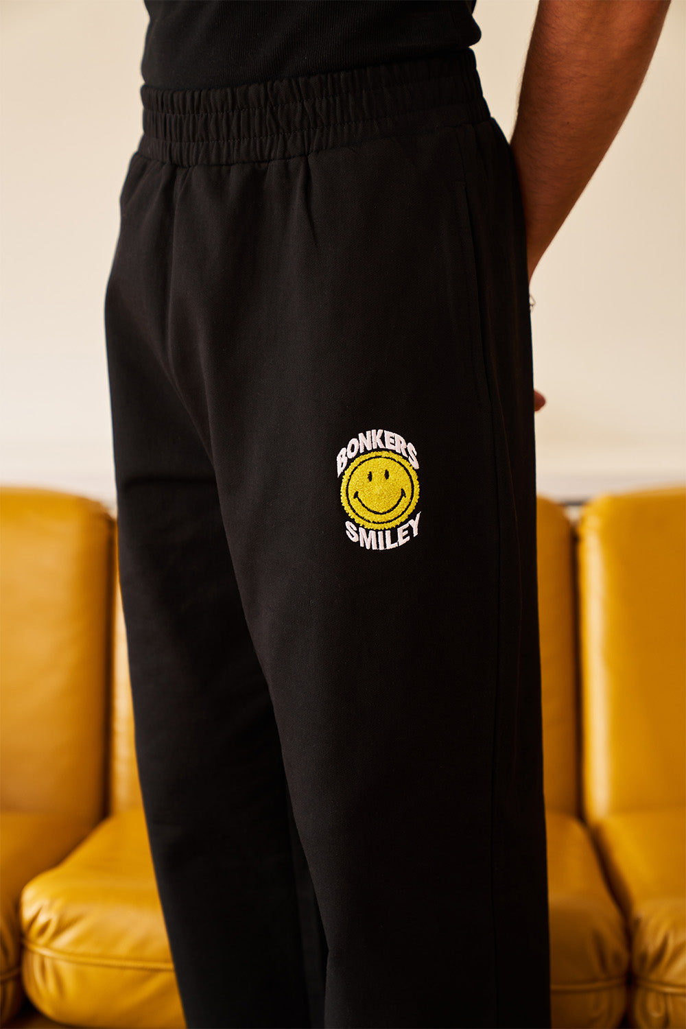 Black Straight Fit Sweatpants - BonkersCorner