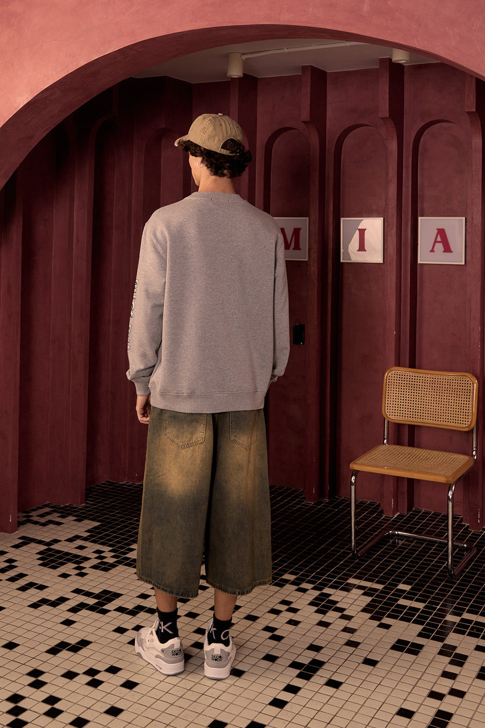 Bugs Bunny Sweatshirt - BonkersCorner