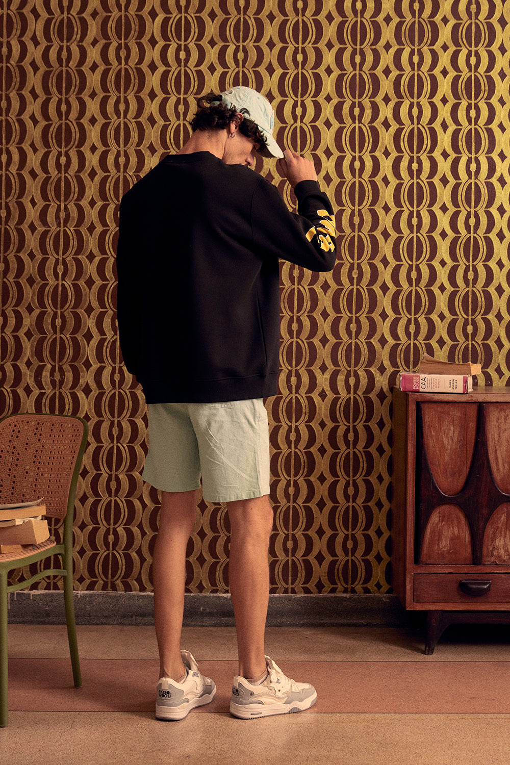 Melty Daffy Sweatshirt - BonkersCorner