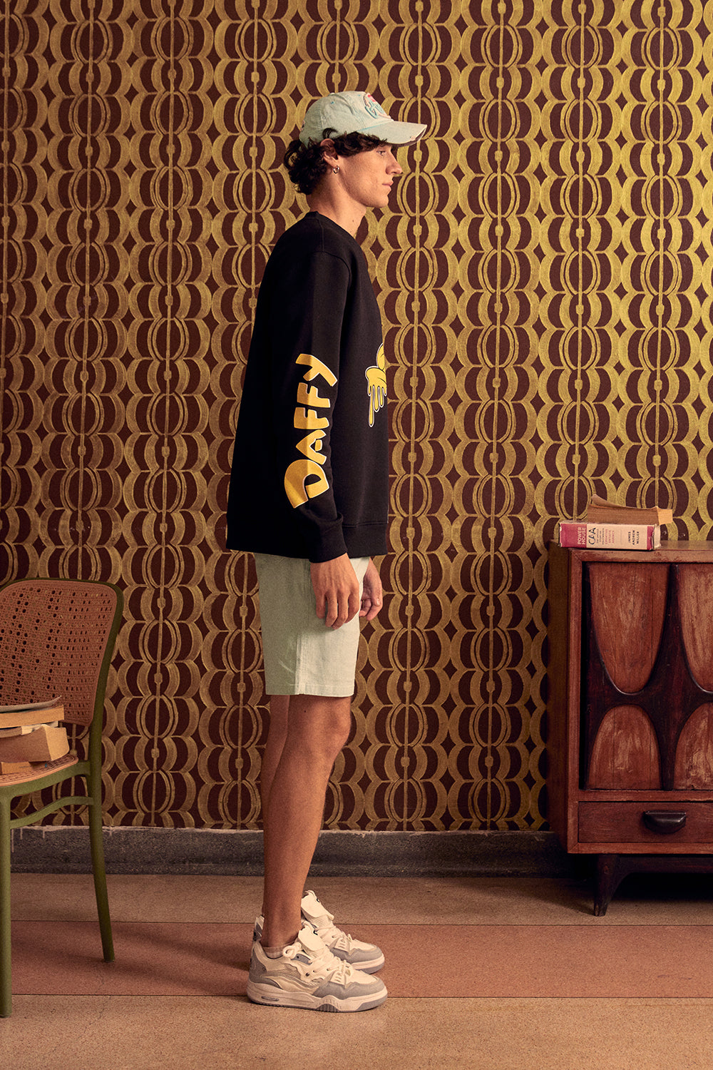 Melty Daffy Sweatshirt - BonkersCorner