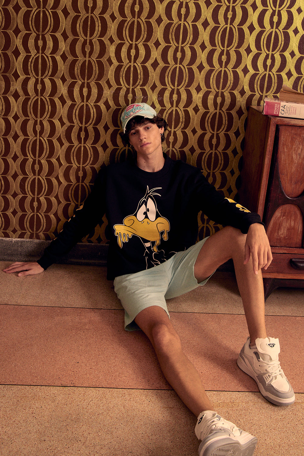 Melty Daffy Sweatshirt - BonkersCorner