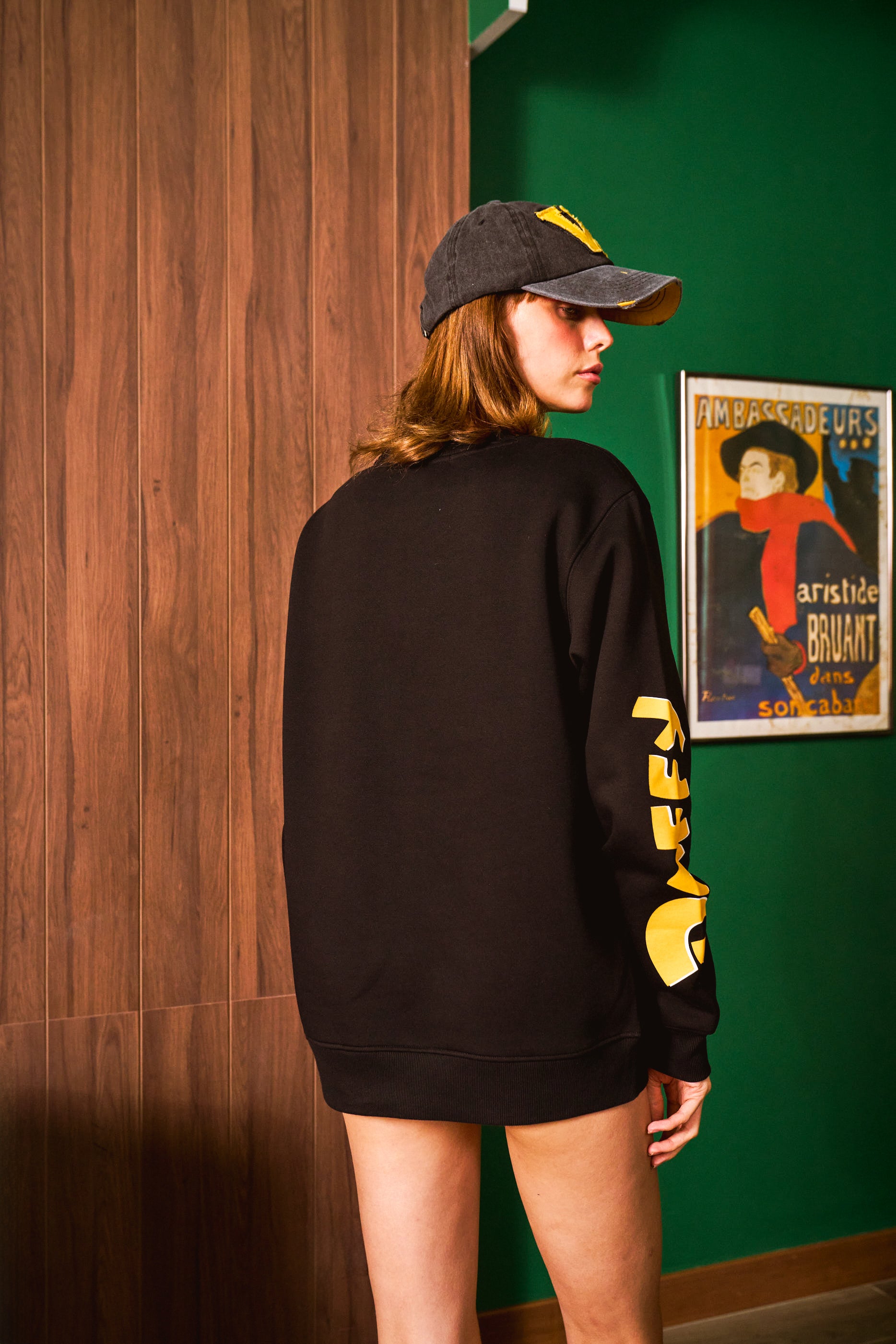 Melty Daffy Sweatshirt - BonkersCorner