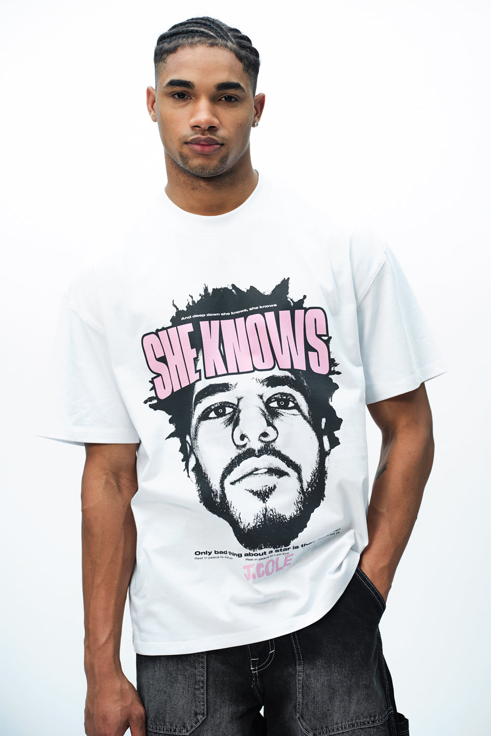 She Knows Oversized T-shirt - BonkersCorner