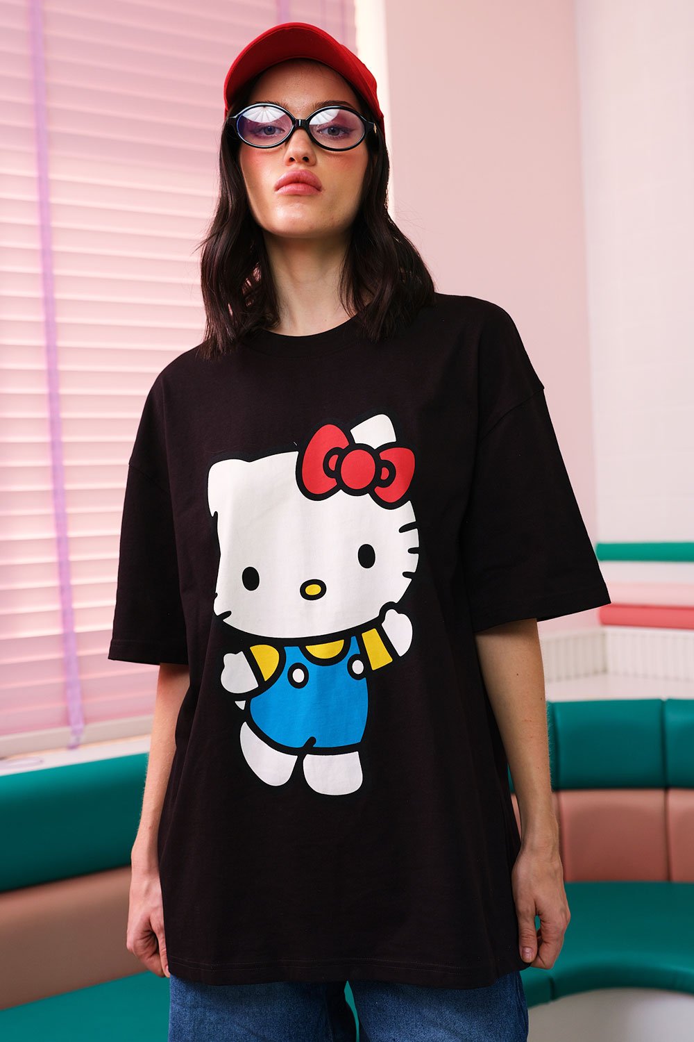Classic Hello Kitty Oversized T-shirt - BonkersCorner