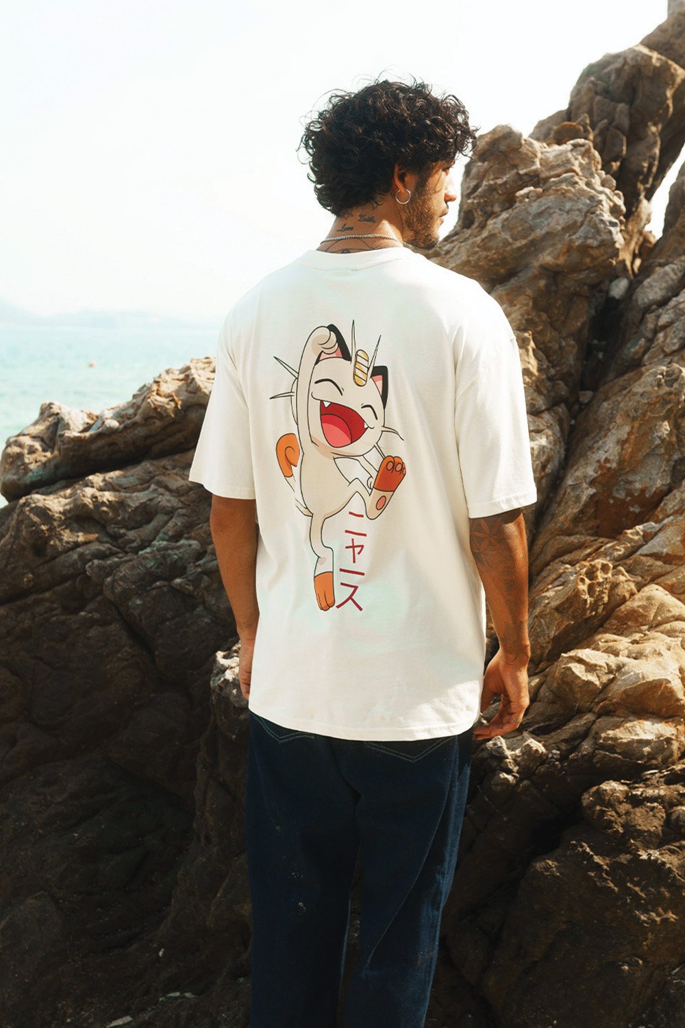 Lucky Meowth Oversized T-shirt - BonkersCorner