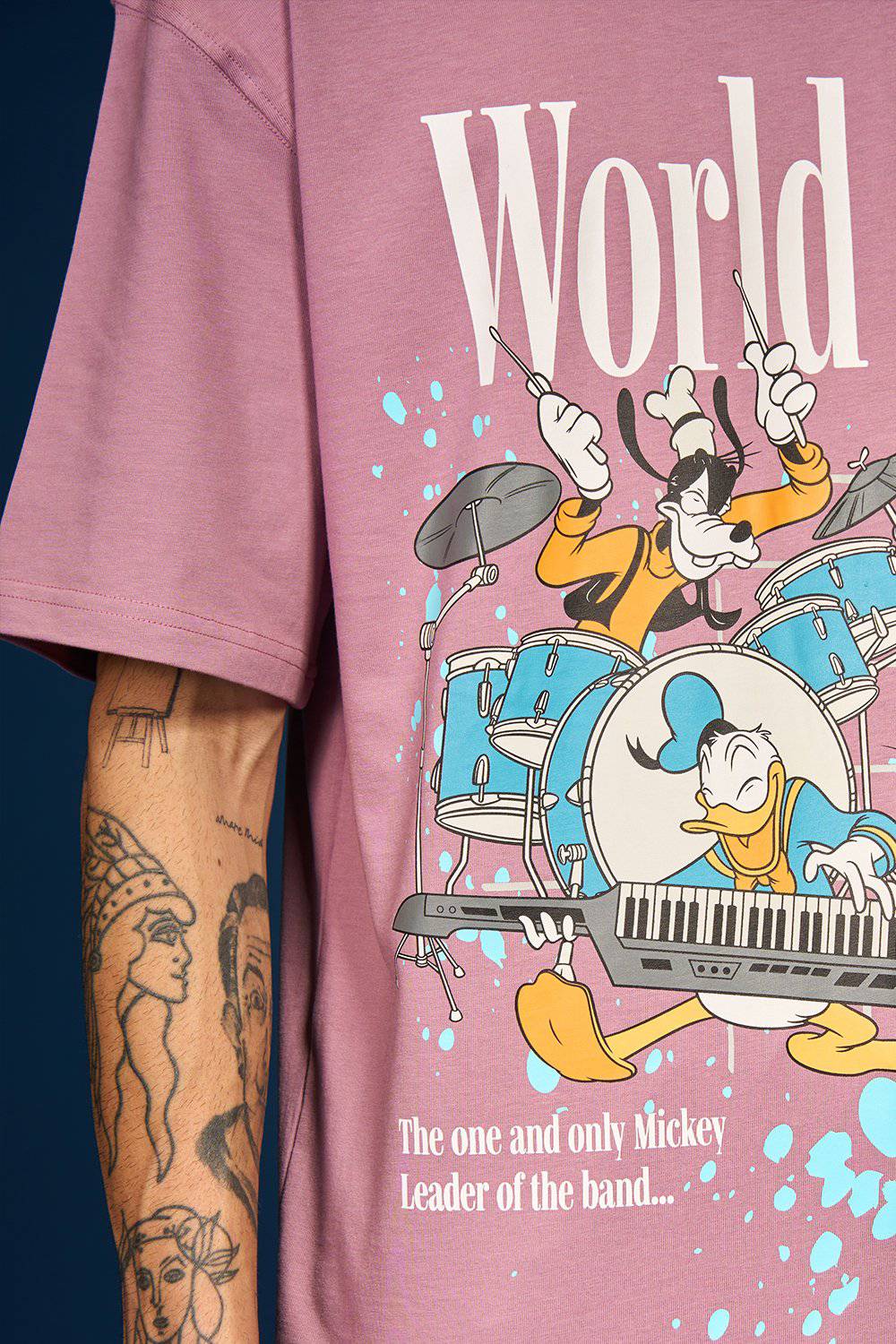 Mickey - World Tour Oversized T-shirt - BonkersCorner