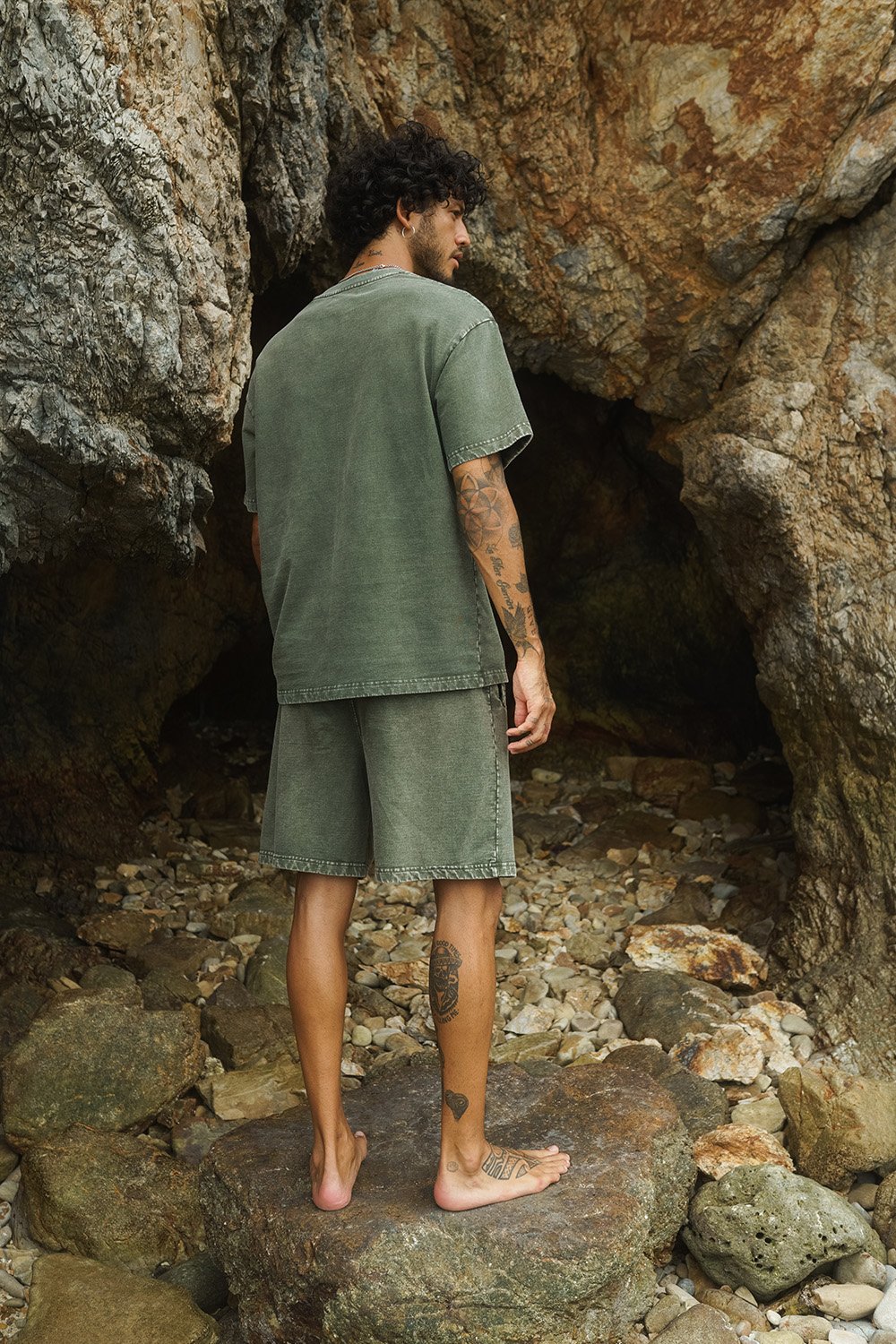 Olive Premium Heavyweight Faded Oversized T-shirt - BonkersCorner