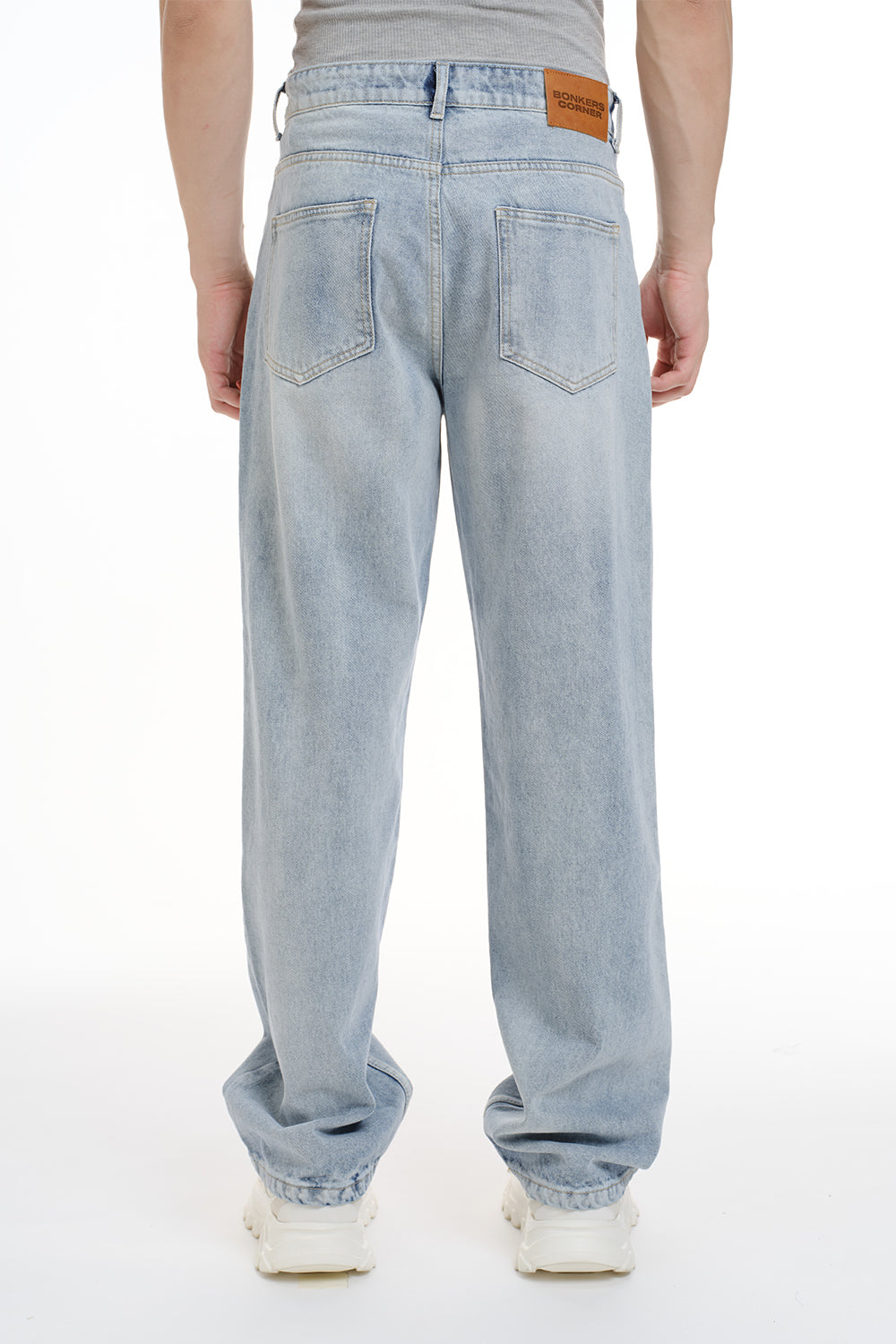 Chalk Wash Straight Fit Jeans