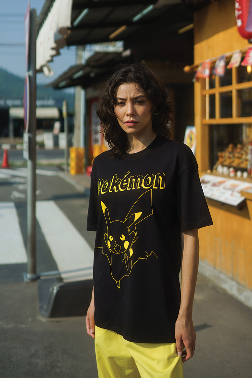 Thunderbolt Pikachu Oversized T-shirt - BonkersCorner