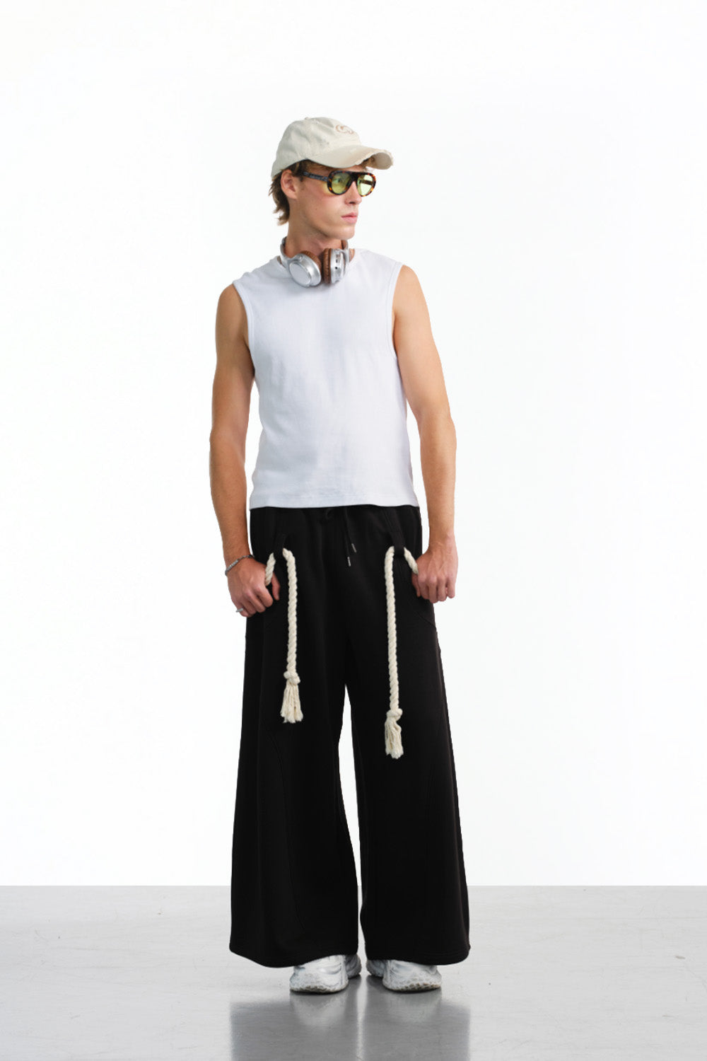 Black Puff Mode Sweatpants - BonkersCorner