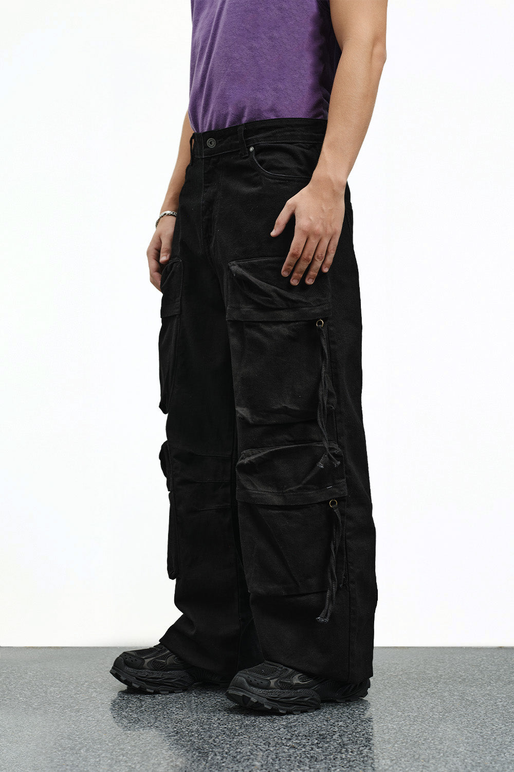 Black Utility Cargo Pants - BonkersCorner