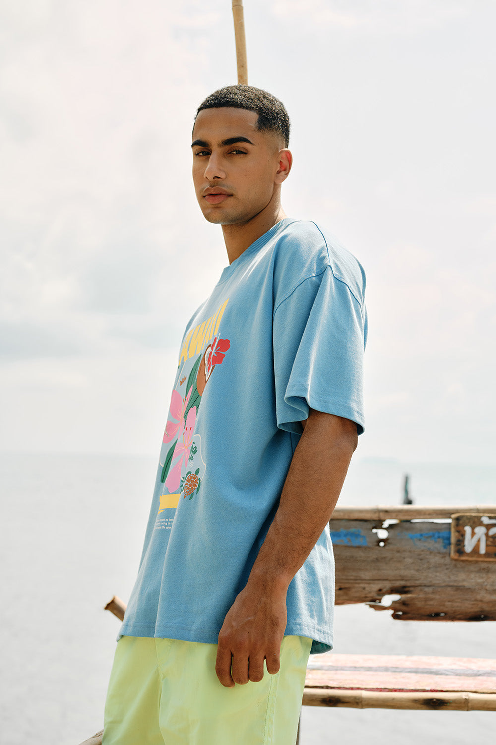 Hawaii Bloom Oversized T-shirt - BonkersCorner