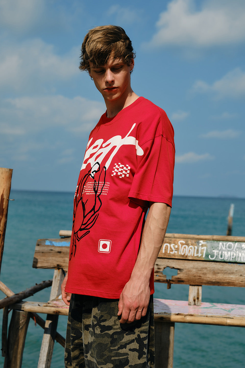Snap Snap Oversized T-shirt - BonkersCorner