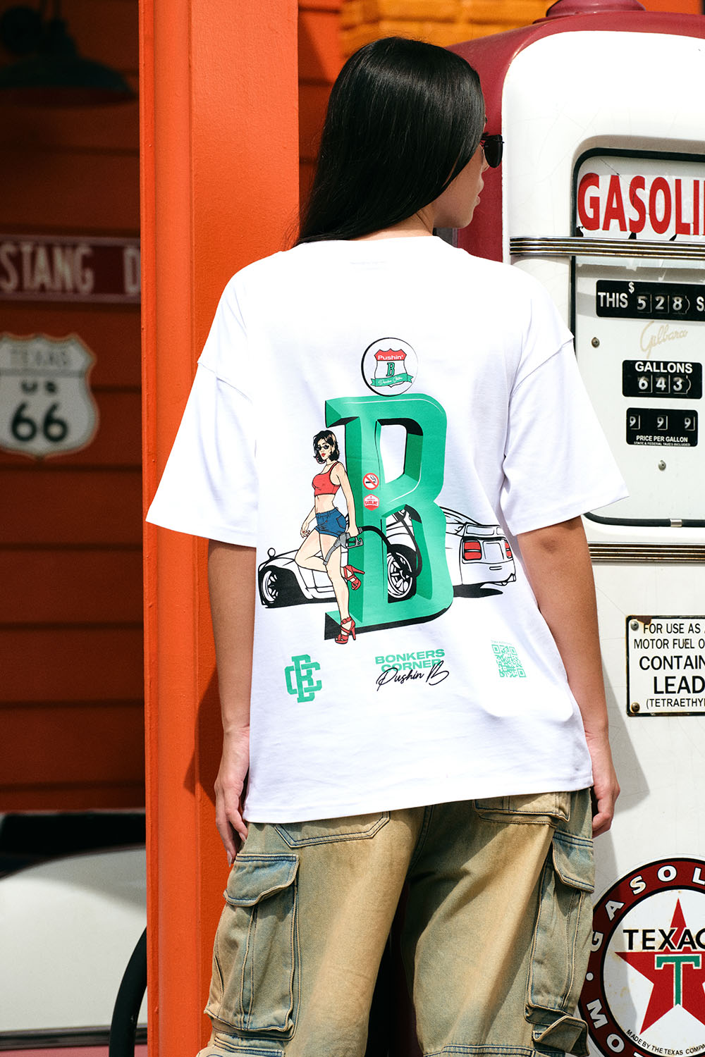 Pushing Hard Oversized T-shirt - BonkersCorner
