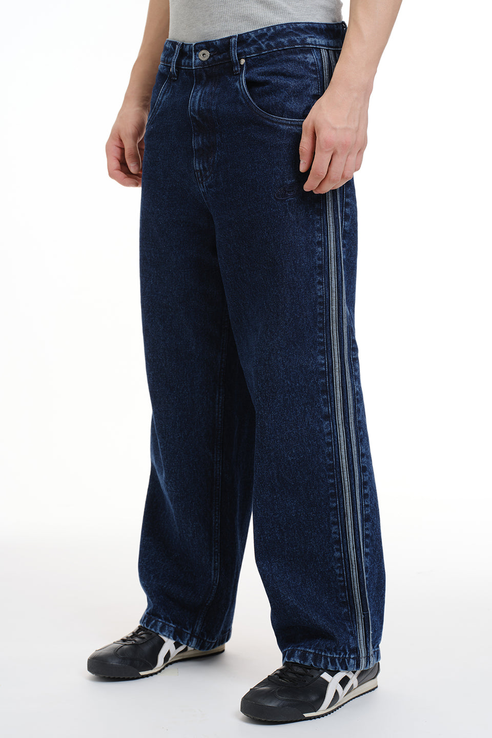 Buy Ridge Line Blue Straight Fit Jeans for Men Online at Rs.1,799.00 ...