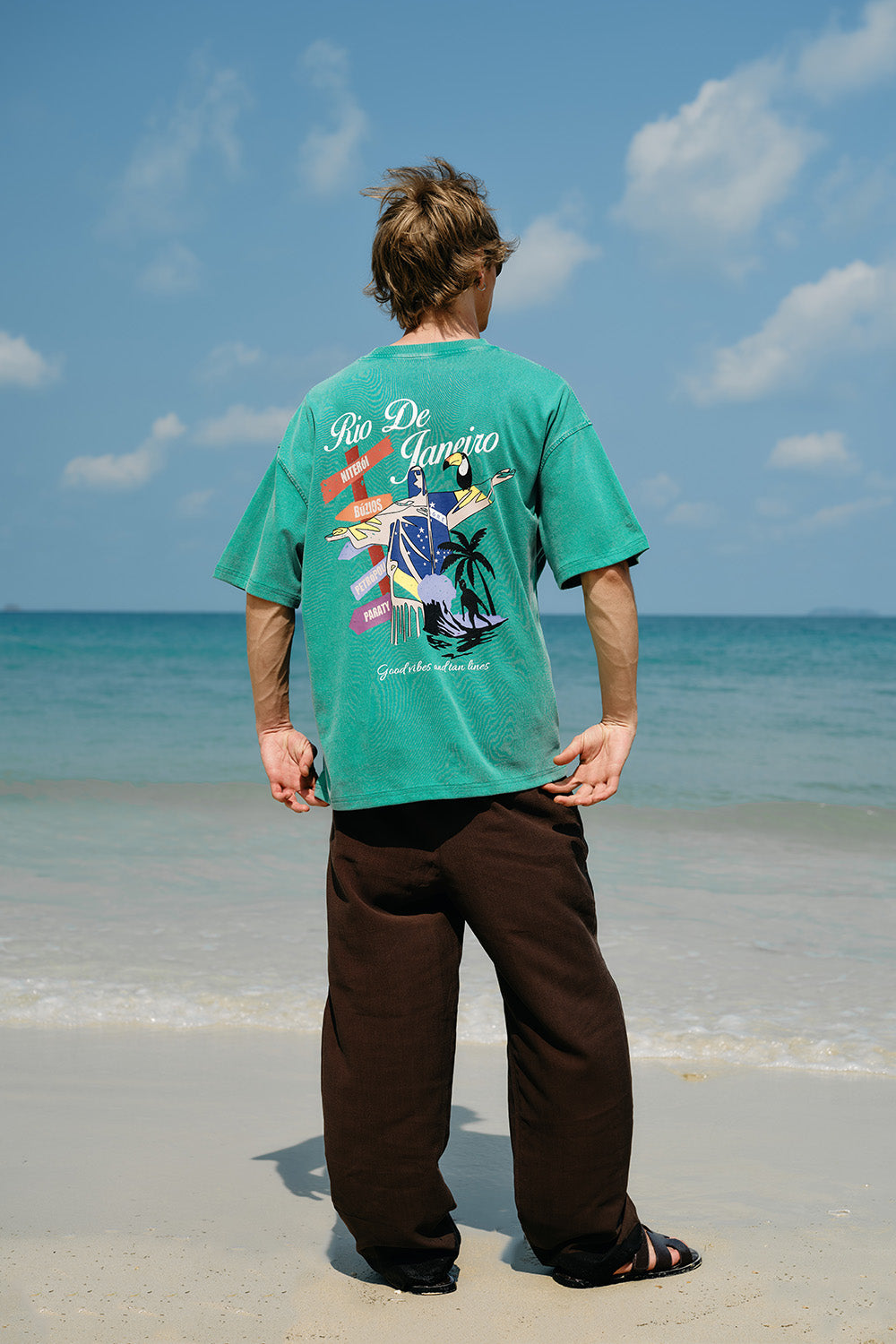 Rio Getaway Oversized T-shirt - BonkersCorner