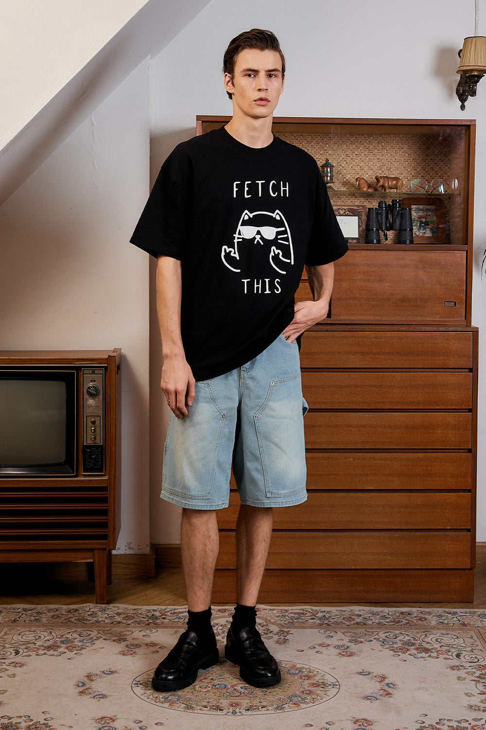 Sassy Cat Black Oversized T-Shirt - BonkersCorner