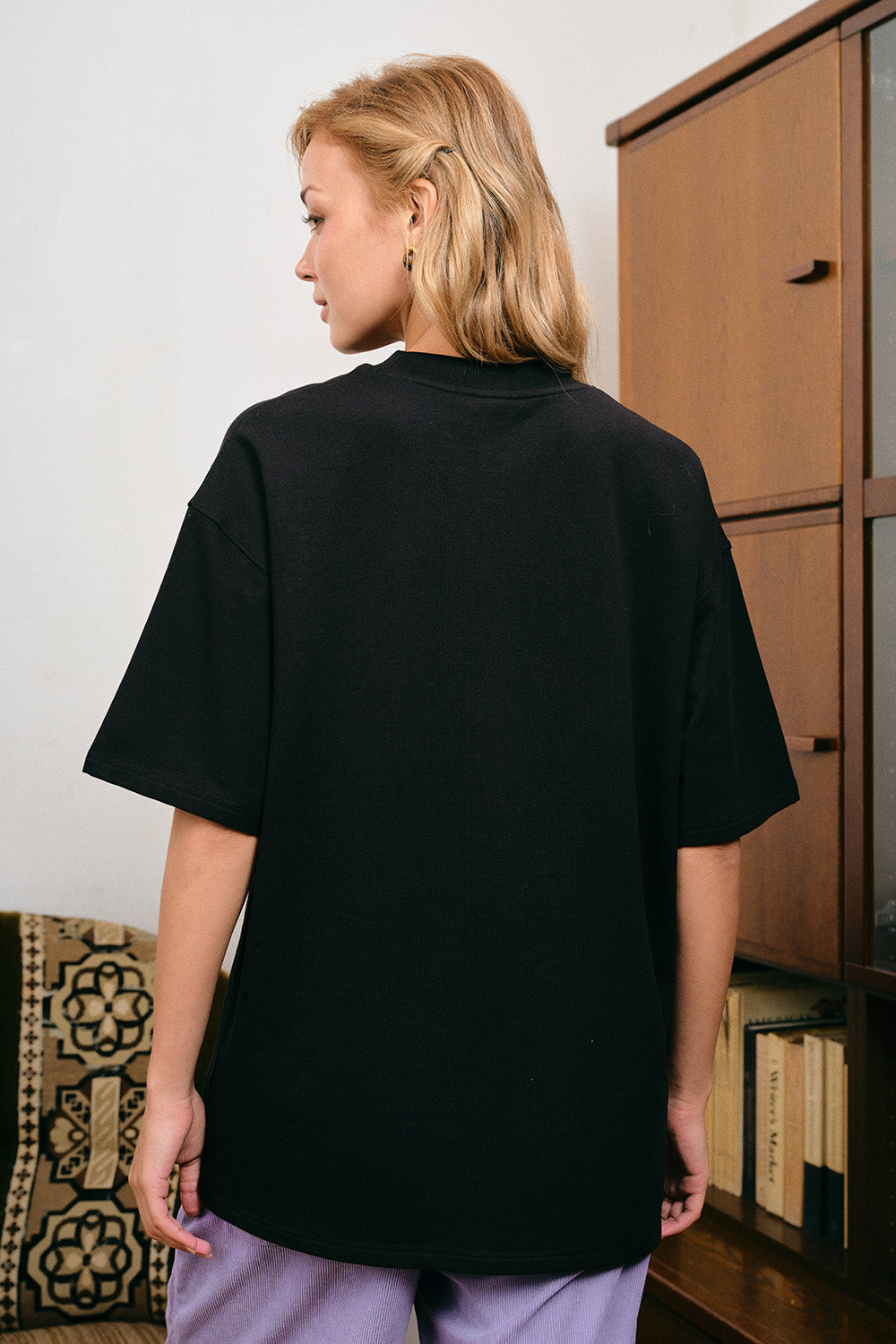 Sassy Cat Black Oversized T-Shirt - BonkersCorner