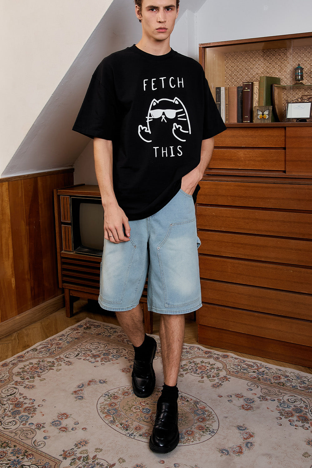 Sassy Cat Black Oversized T-Shirt - BonkersCorner
