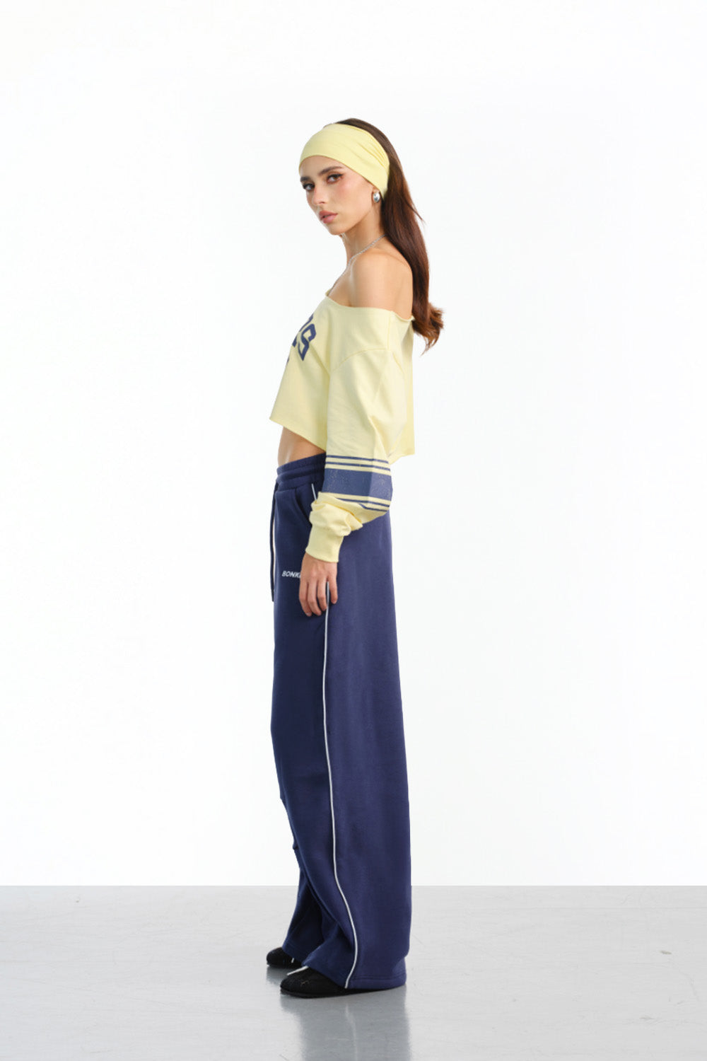 Varsity 92 Crop Sweatshirt - BonkersCorner