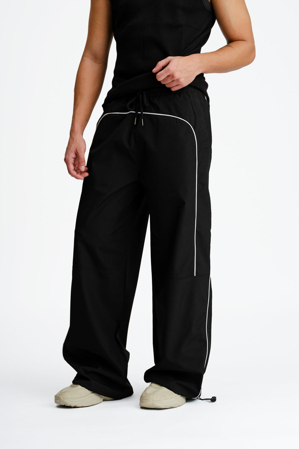 Price History of BLACK SPORTY DECONSTRUCTED LOOSE PANTS from