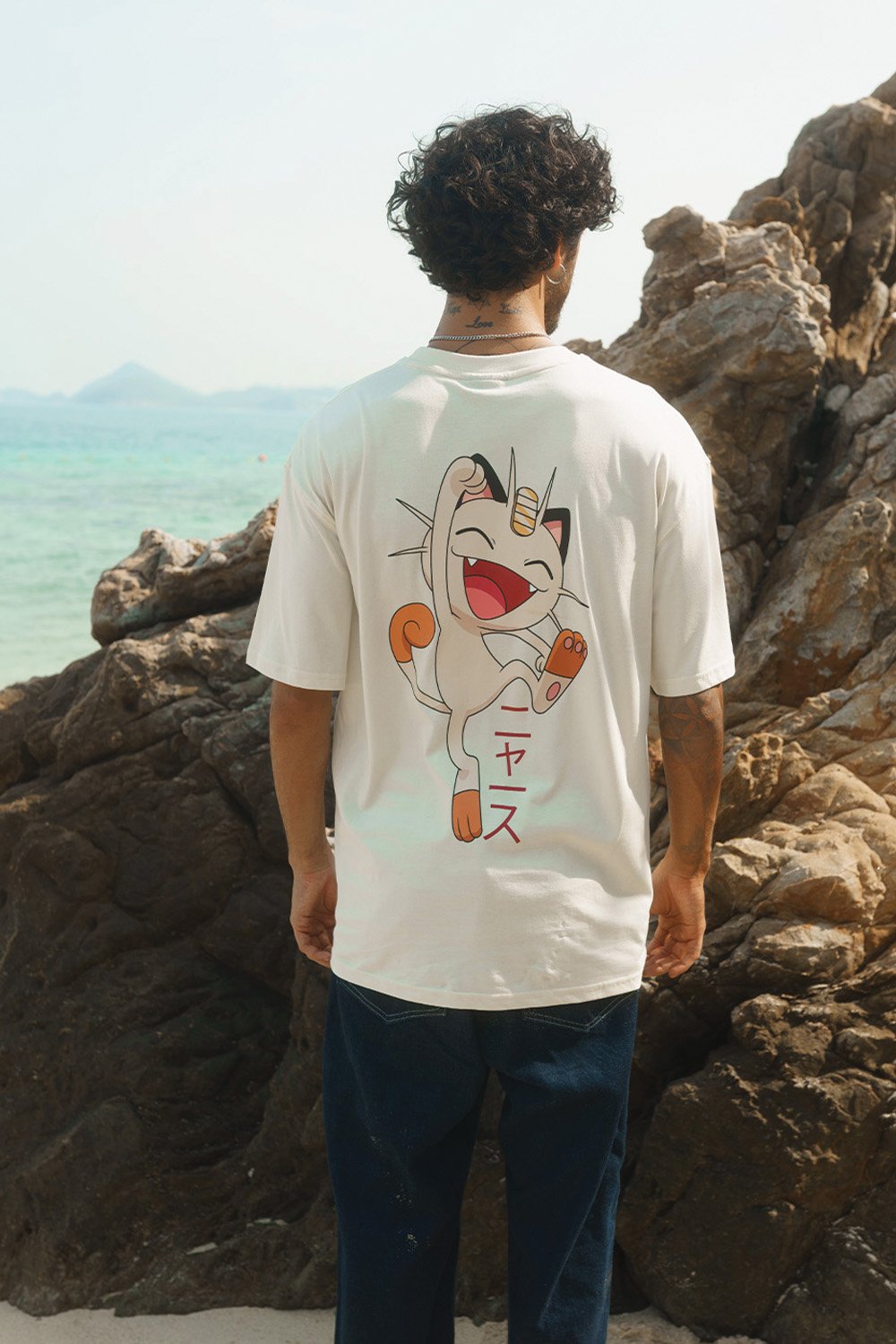 Lucky Meowth Oversized T-shirt - BonkersCorner